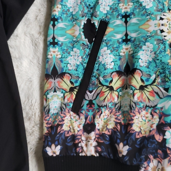 Light Spring Jacket- Size S - Picture 5 of 5